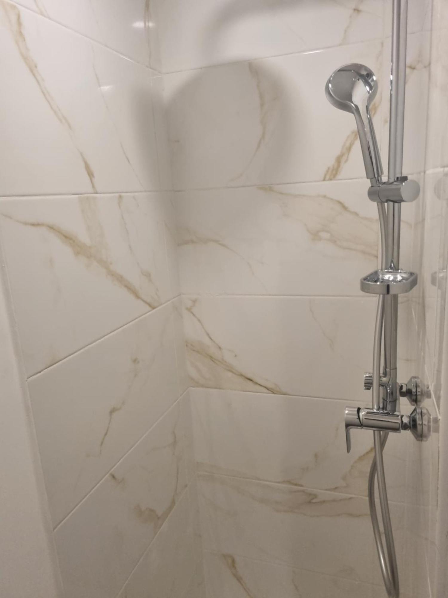 Chambre Privative Renove 2024, Climatisation, Tramway Sur Place , 12 Min Centre, 16 Min Plage, Apercu Lateral Mer, 2 Wc Avec 2 Salle De Bain, Private Room Renovated 2024, Air-Conditioned , Tram On Spot, 2 Toilets And 2 Bathrooms Nicea Zewnętrze zdjęcie