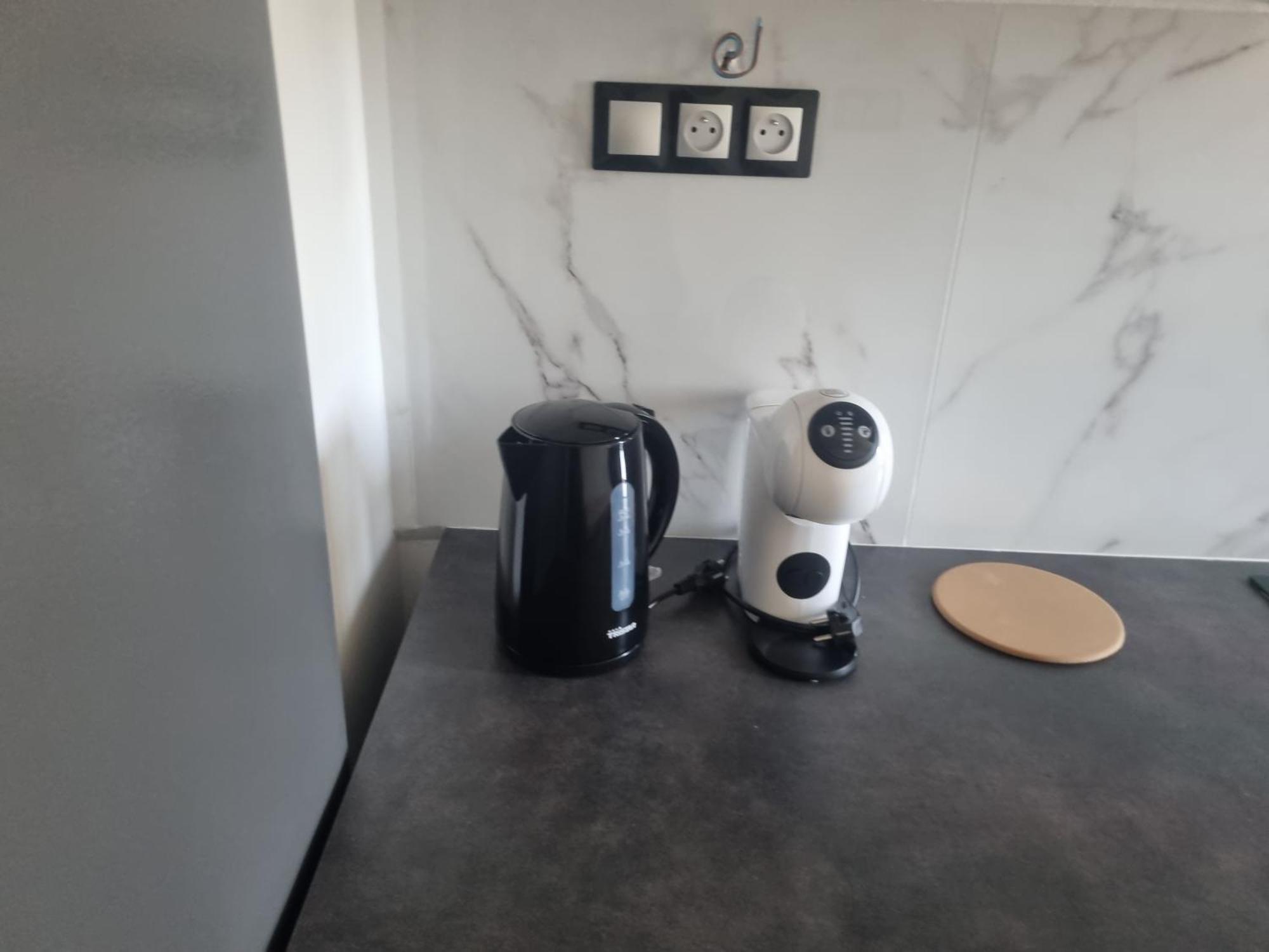 Chambre Privative Renove 2024, Climatisation, Tramway Sur Place , 12 Min Centre, 16 Min Plage, Apercu Lateral Mer, 2 Wc Avec 2 Salle De Bain, Private Room Renovated 2024, Air-Conditioned , Tram On Spot, 2 Toilets And 2 Bathrooms Nicea Zewnętrze zdjęcie